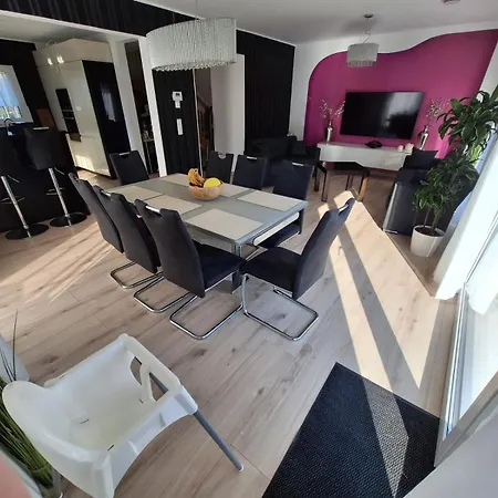 Sunshine Villa *